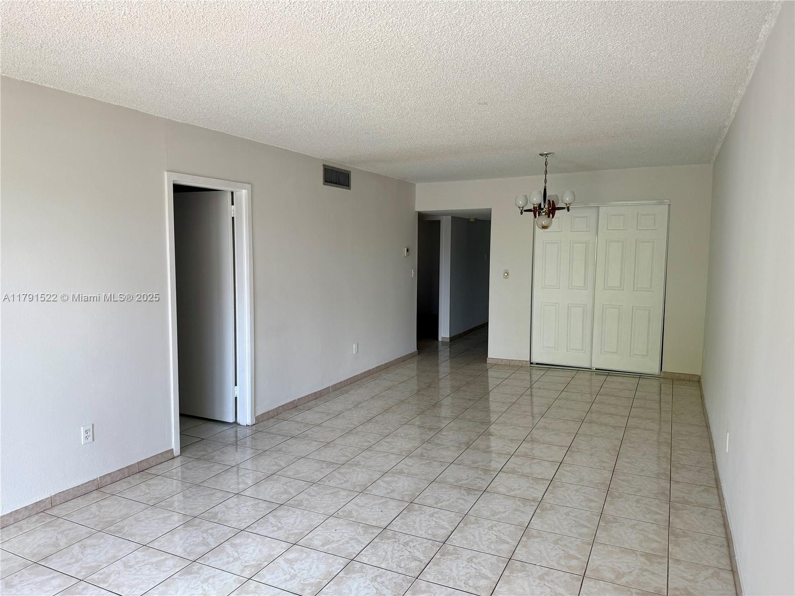 EL JARDIN DE HIALEAH COND - Residential Lease