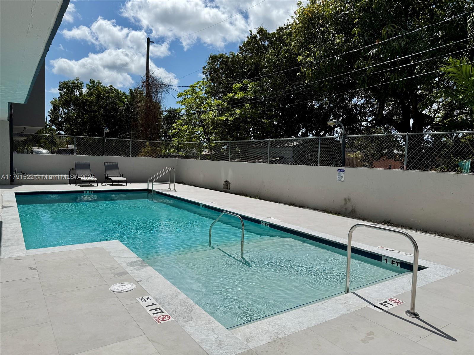 EL JARDIN DE HIALEAH COND - Residential Lease