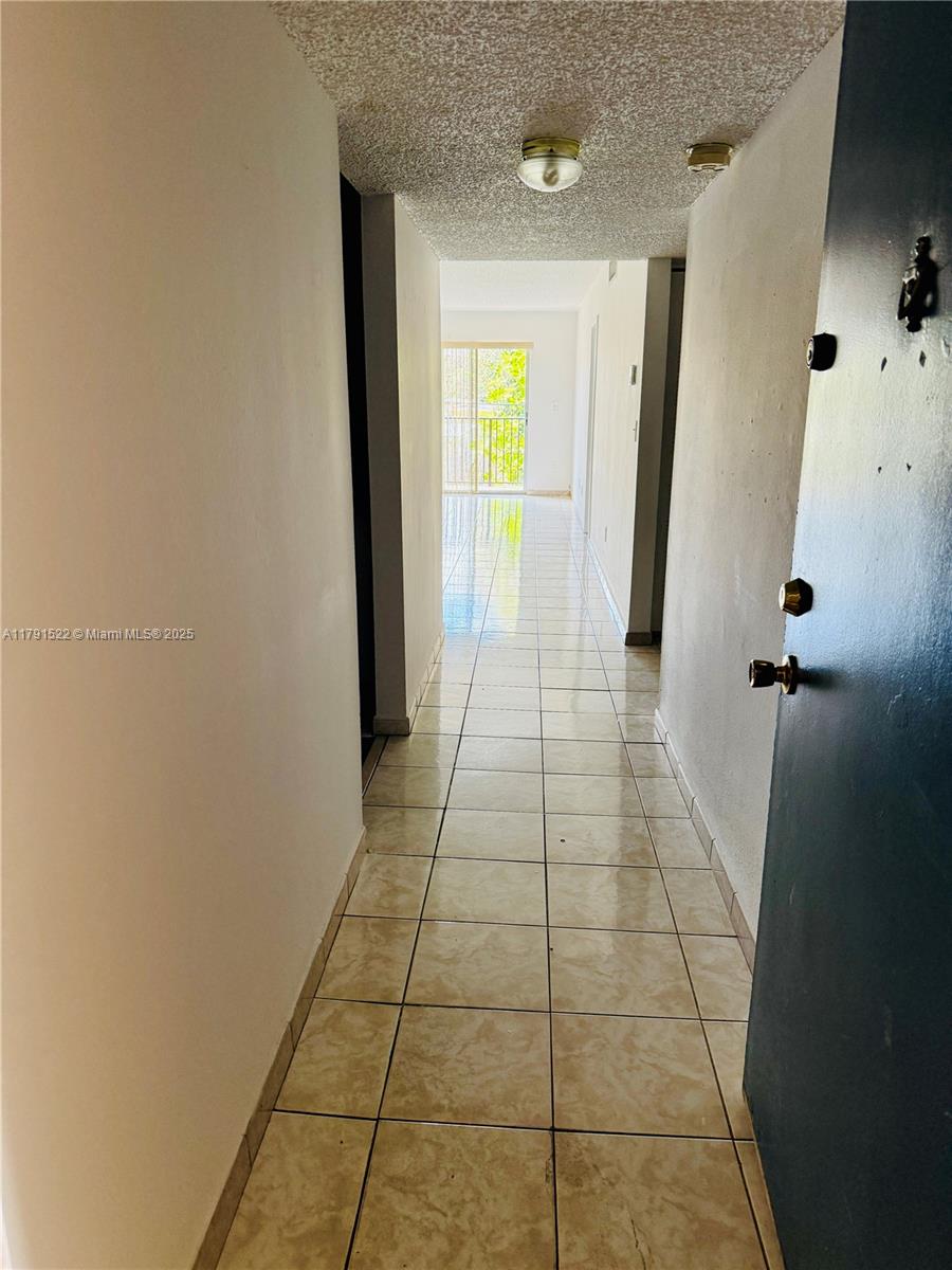 EL JARDIN DE HIALEAH COND - Residential Lease
