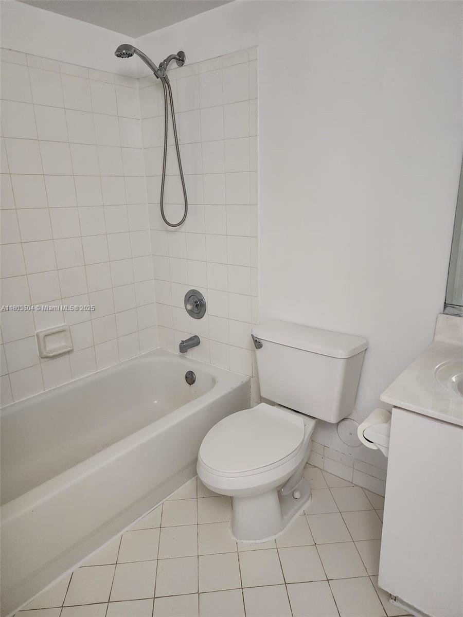 SHERIDAN EAST CONDO BLDG - Residential