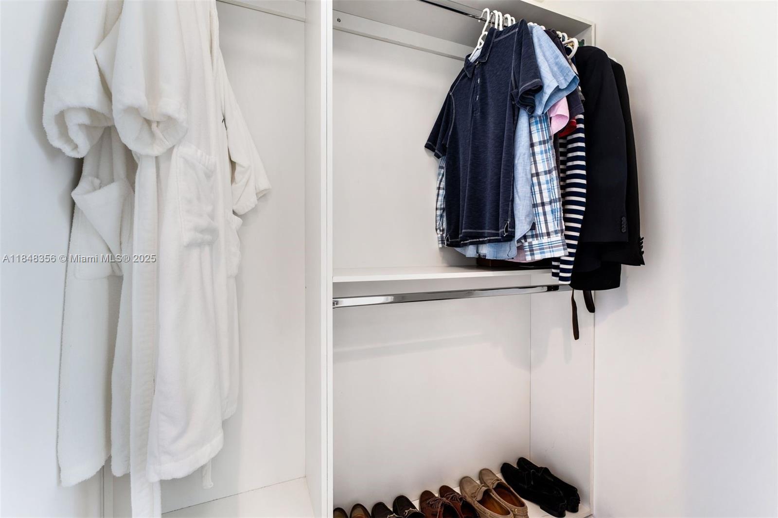 TRUMP ROYALE CONDO - Residential