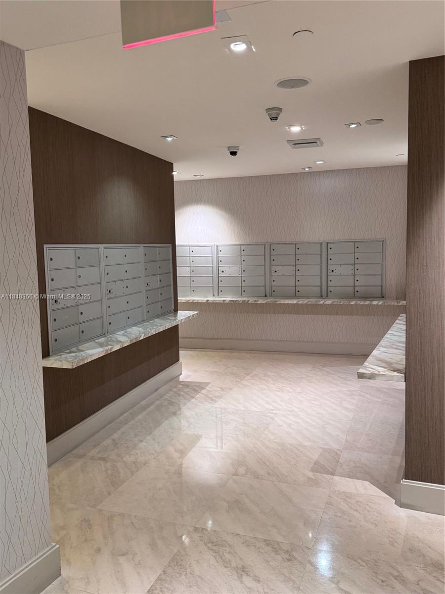 TRUMP ROYALE CONDO - Residential