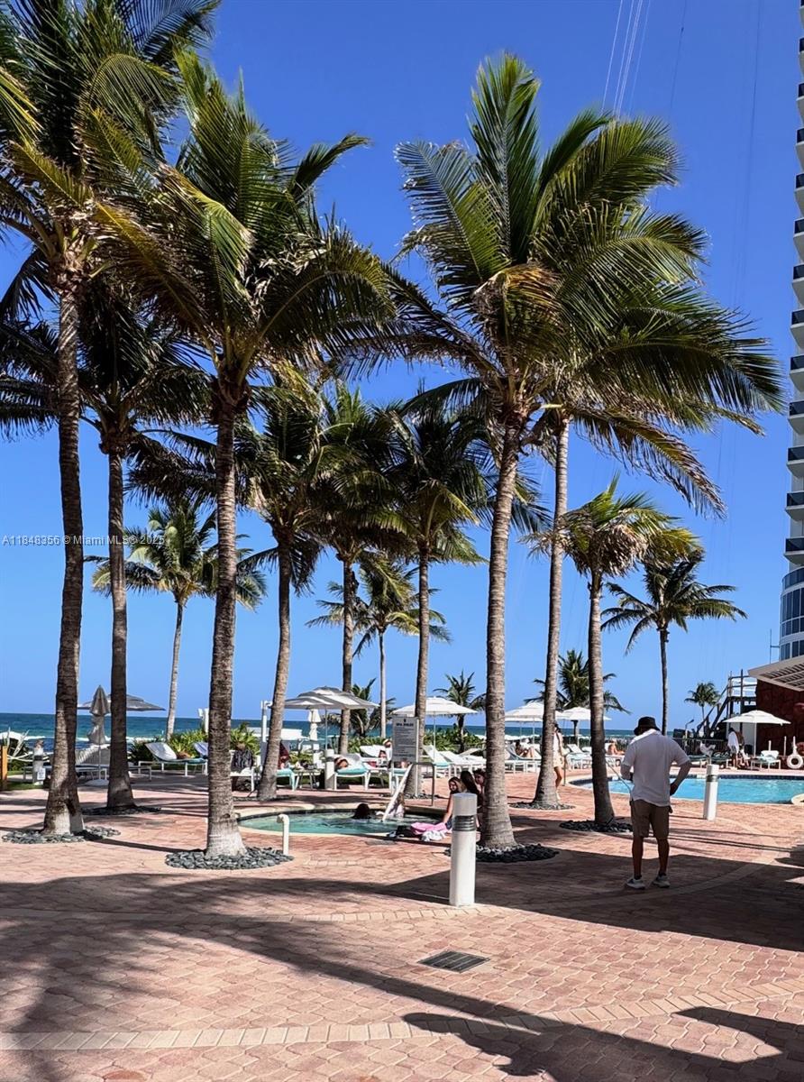 TRUMP ROYALE CONDO - Residential