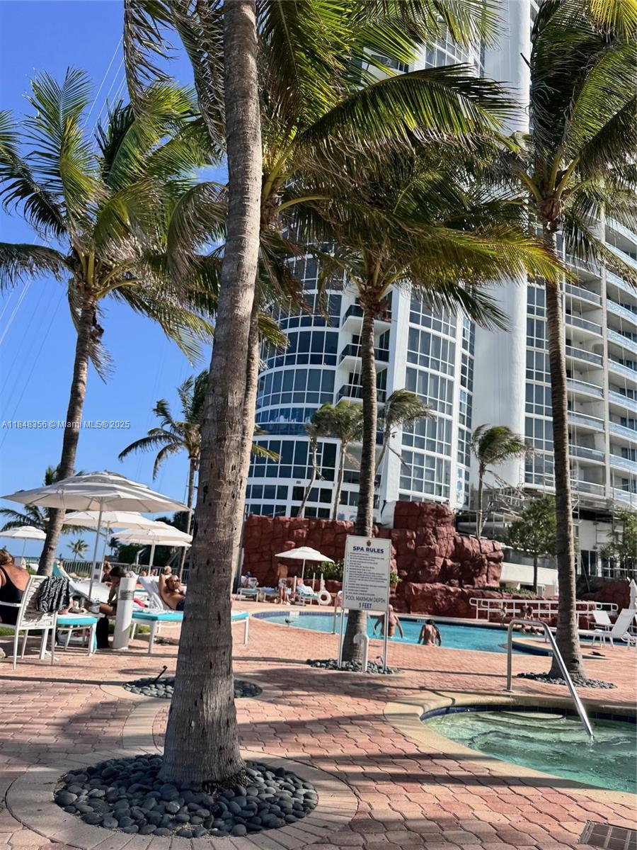 TRUMP ROYALE CONDO - Residential