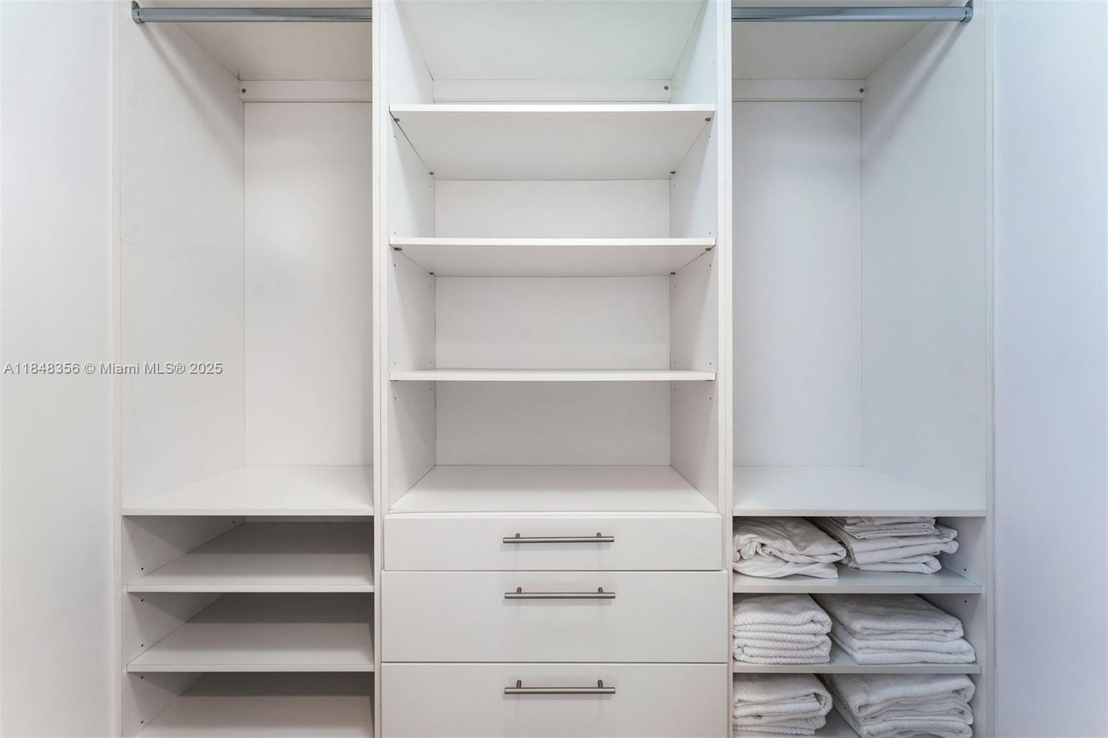 TRUMP ROYALE CONDO - Residential