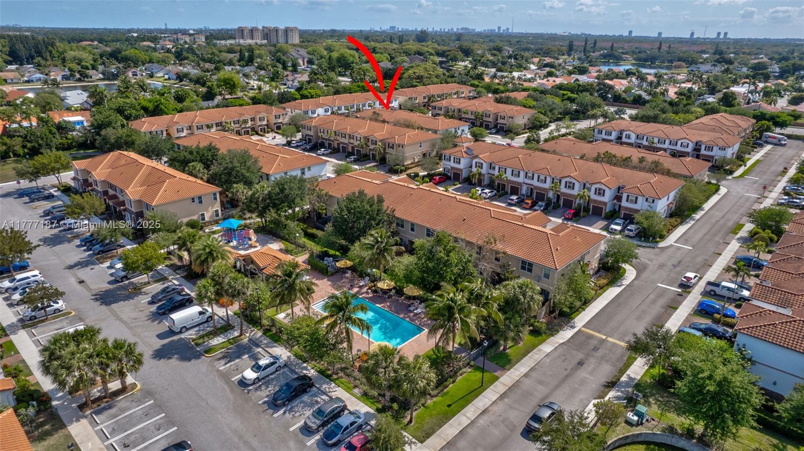 CHARLESTON COMMONS - Residential