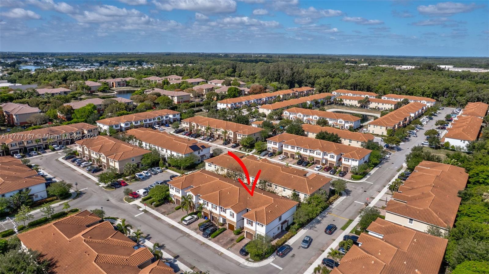 CHARLESTON COMMONS - Residential
