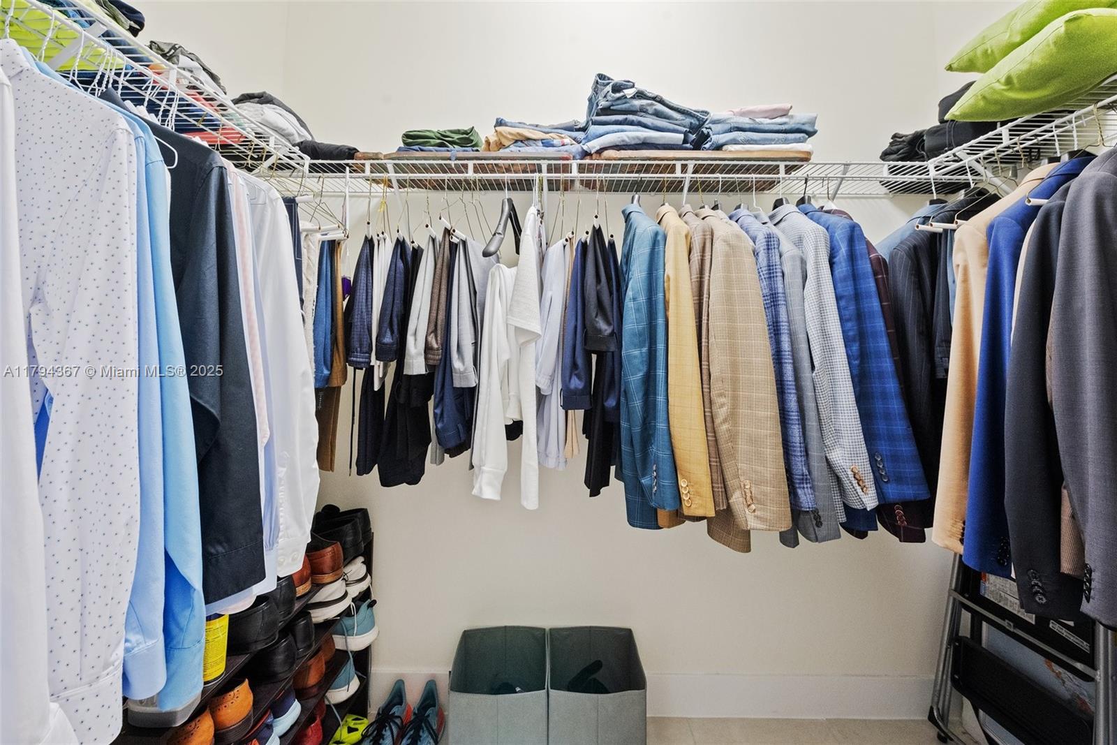 DOWNTOWN DORAL SOUTH PHAS - Residential