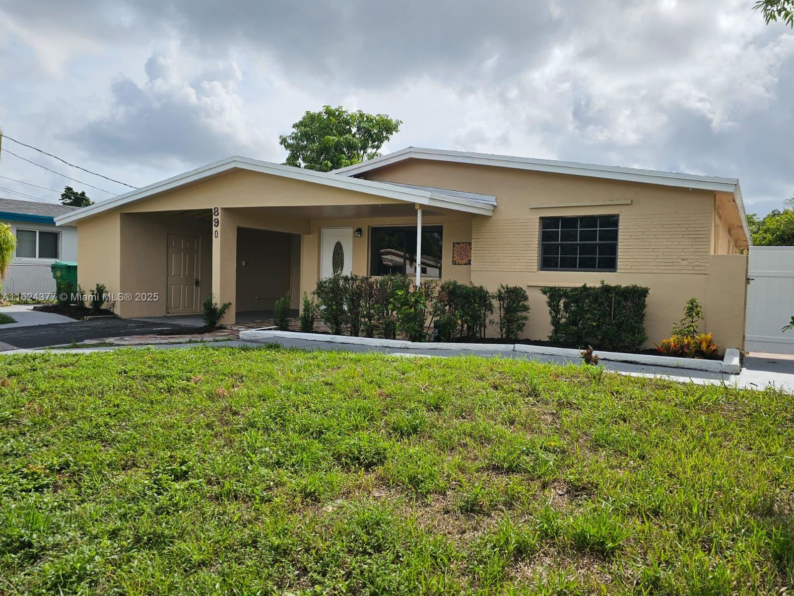 No HOA. Spacious 5 bed, 2 bath single-family home on a large 6,003 sqft lot. Potential rent $3,526/month. Electric Stove 2023. Roof 2014.
Exclusive Incentive for primary and investors: save 1.5 points on your rate with my lender (e.g., 6.5% drops to 5%). Primary residents enjoy free appraisal and fully covered mortgage insurance- no 1st-time buyer requirement!
Current management company available for seamless transition.