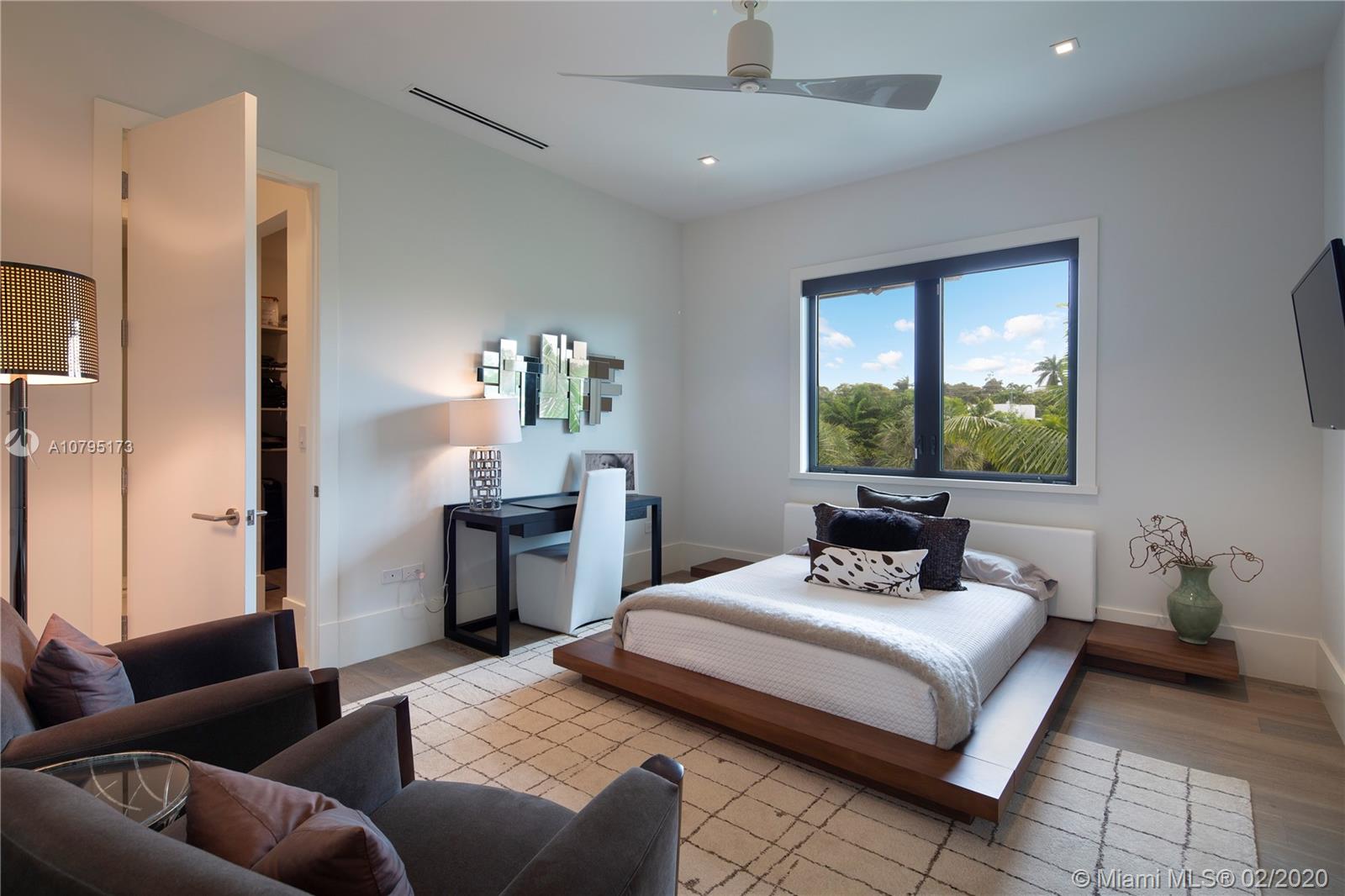 Ponce Gate - Residential