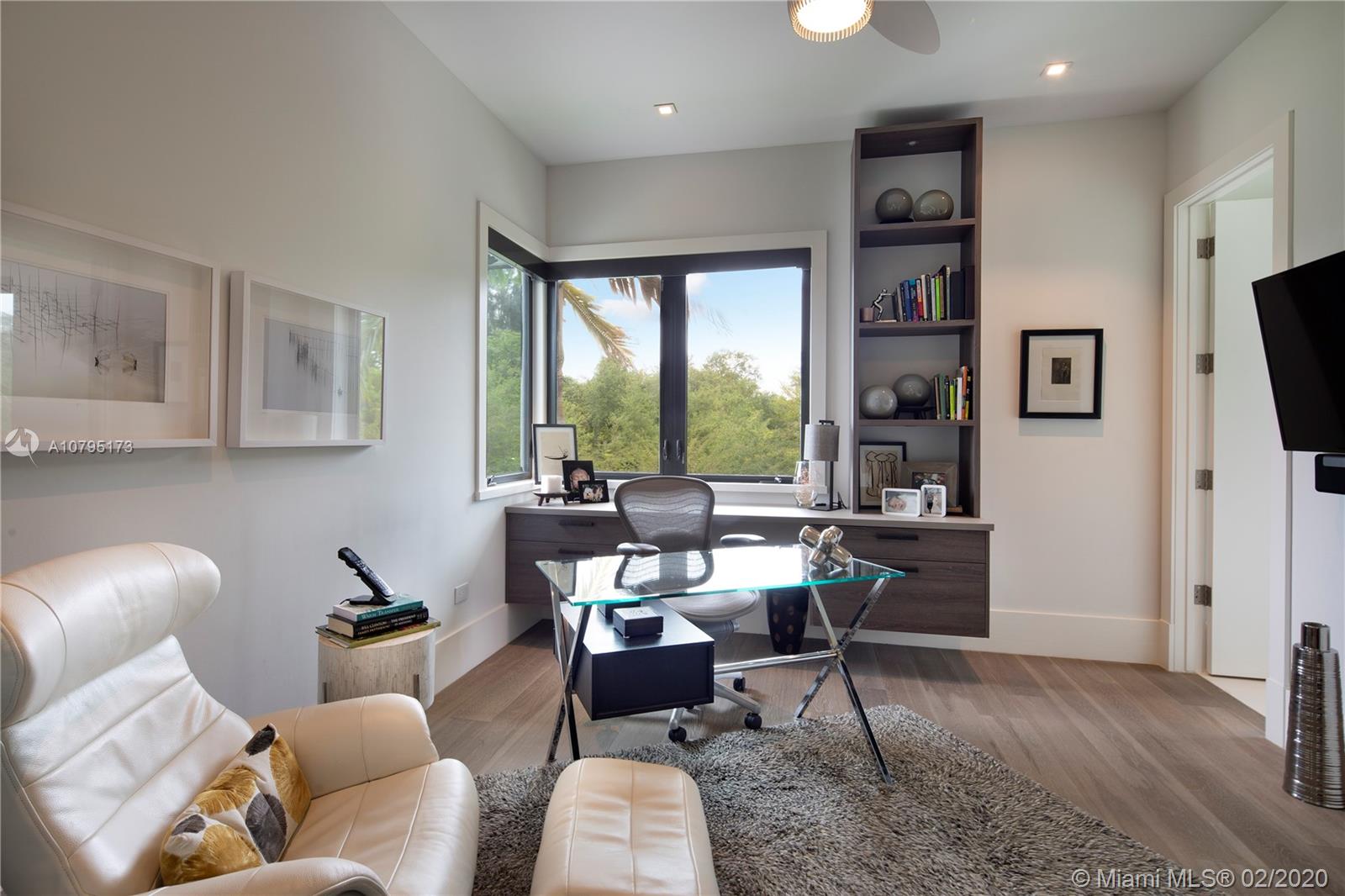 Ponce Gate - Residential