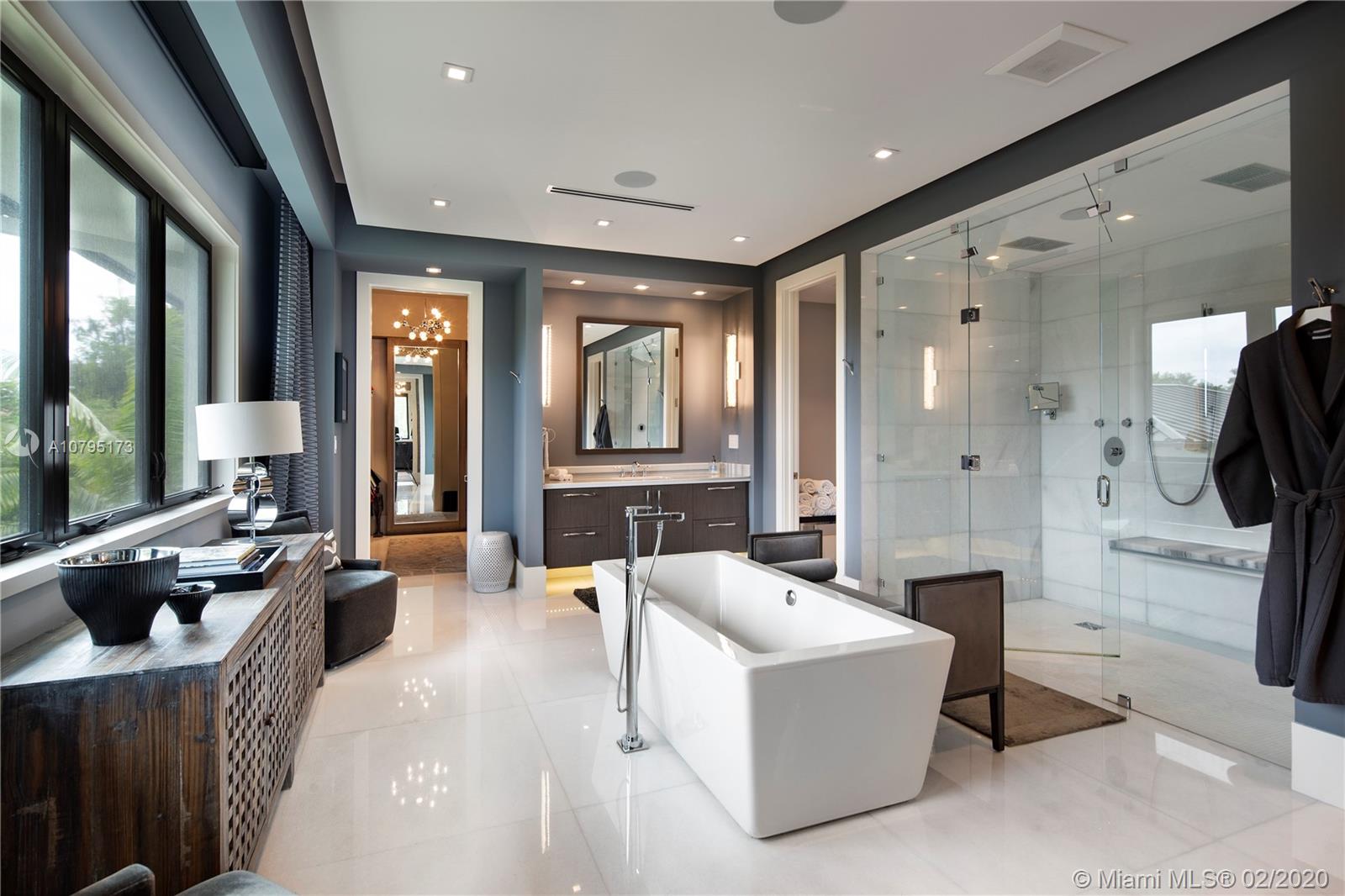 Ponce Gate - Residential