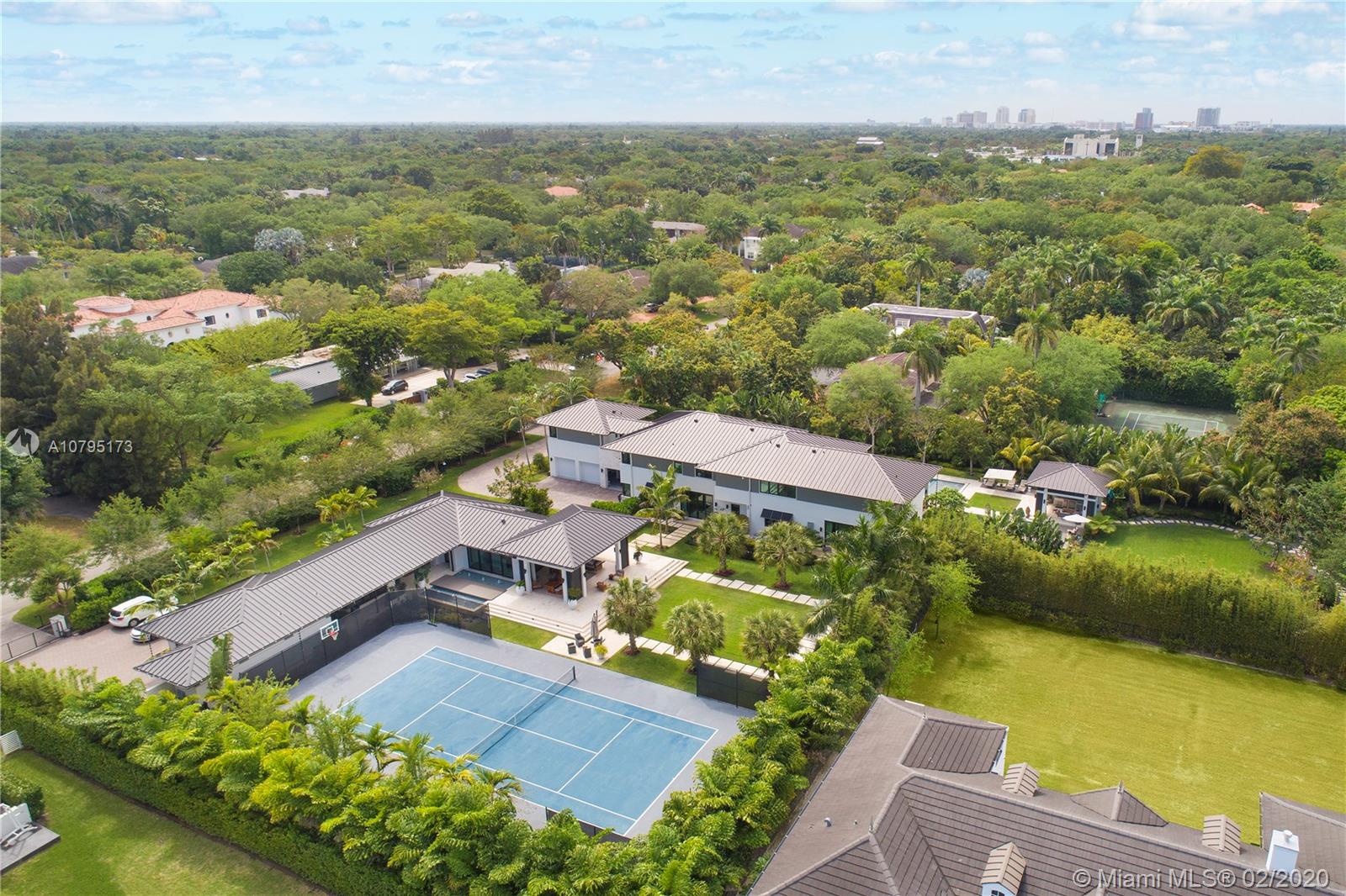 Ponce Gate - Residential