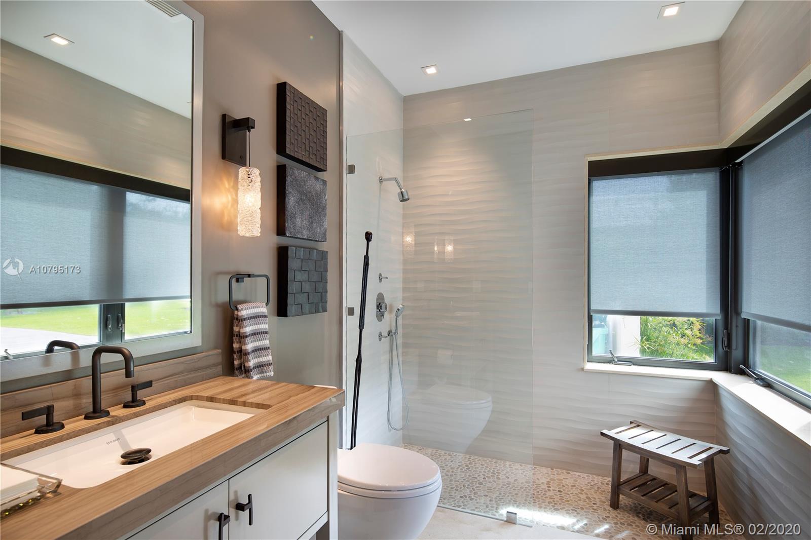 Ponce Gate - Residential