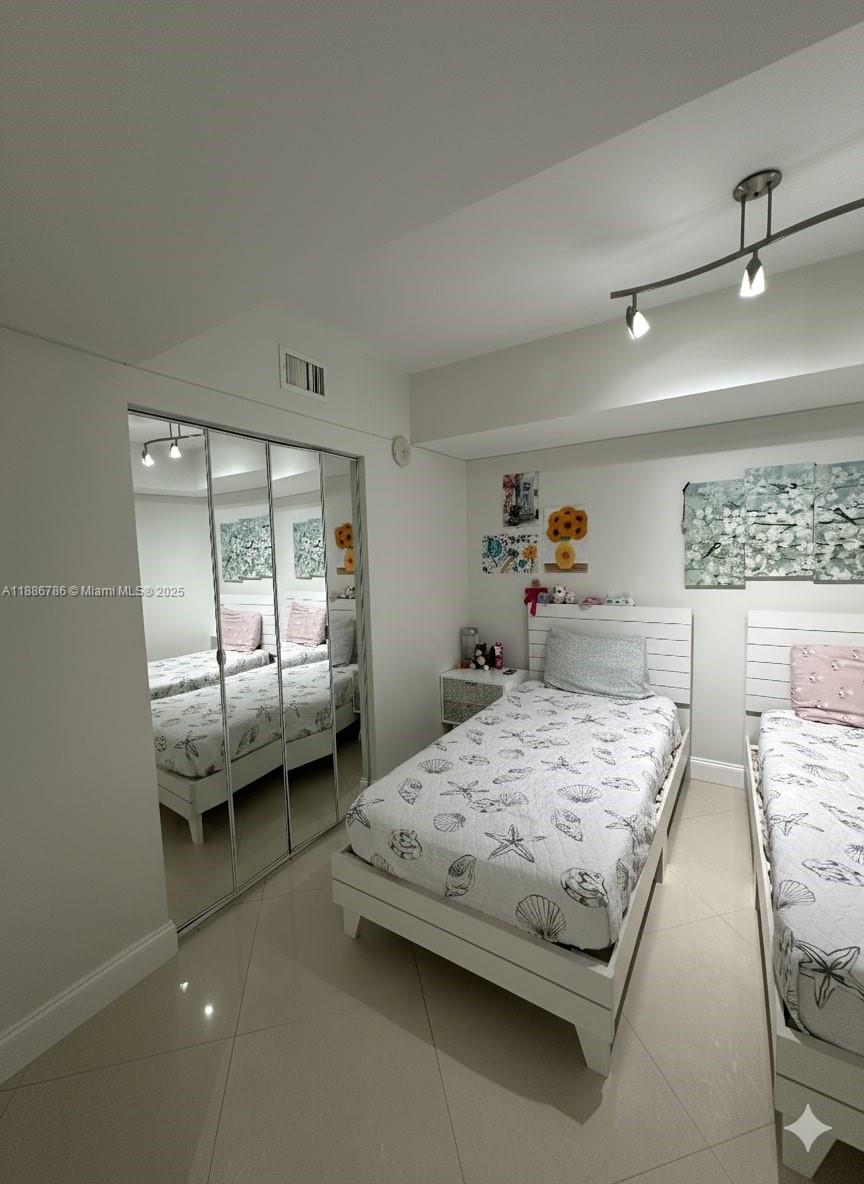 LA PERLA CONDO - Residential