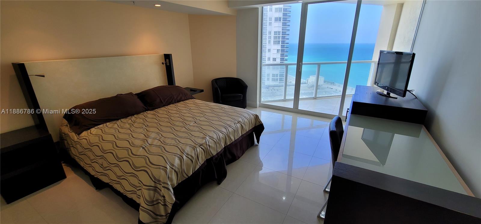 LA PERLA CONDO - Residential