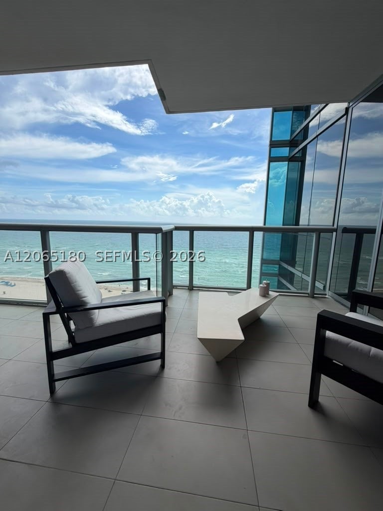17121 Collins Ave 1208