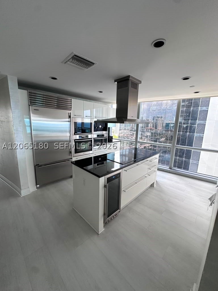 17121 Collins Ave 1208