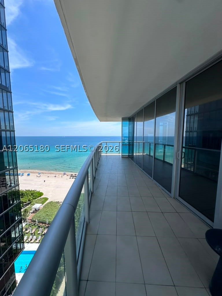 17121 Collins Ave 1208