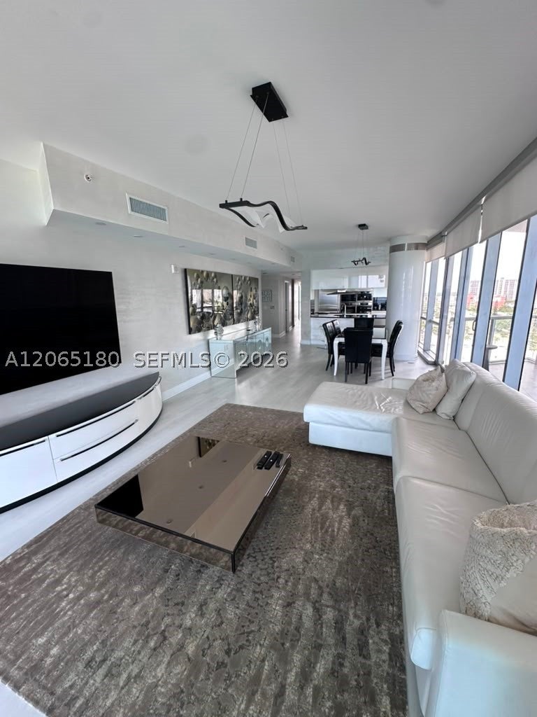 17121 Collins Ave 1208