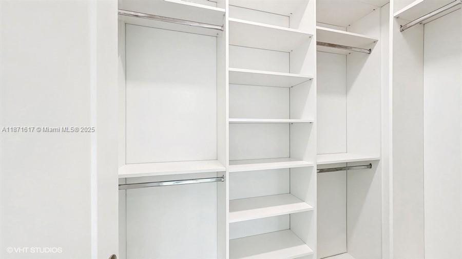 LOTUS PALM - Residential Lease