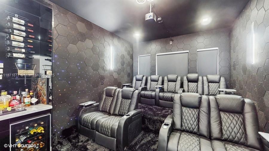 LOTUS PALM - Residential Lease