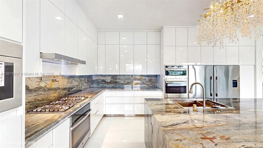 LOTUS PALM - Residential Lease