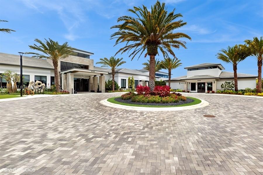 LOTUS PALM - Residential Lease