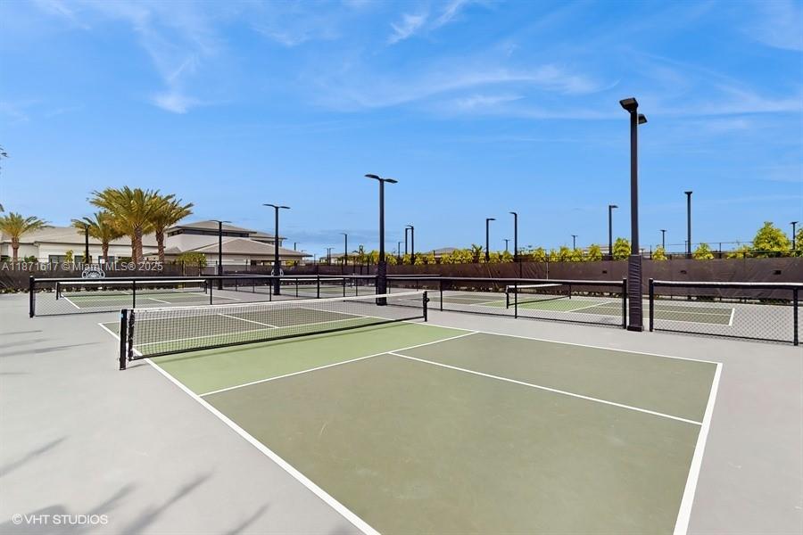 LOTUS PALM - Residential Lease