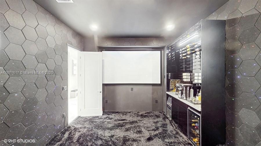 LOTUS PALM - Residential Lease