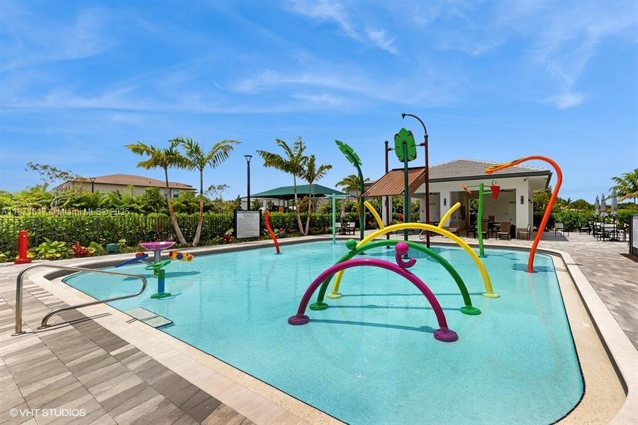 LOTUS PALM - Residential Lease