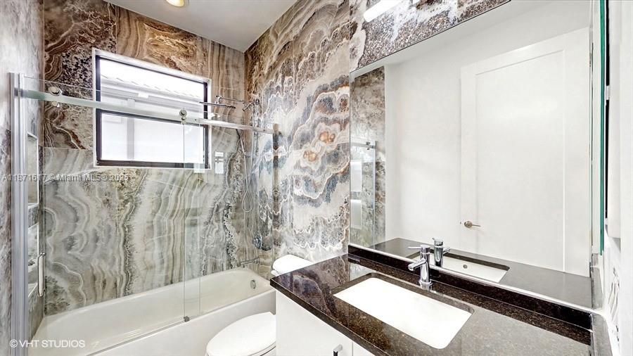 LOTUS PALM - Residential Lease