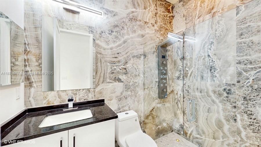 LOTUS PALM - Residential Lease