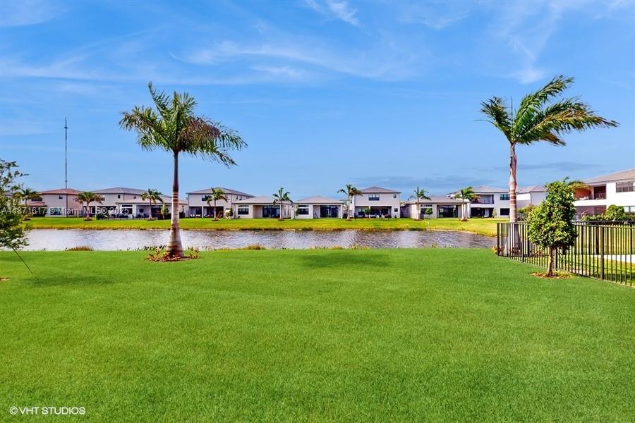 LOTUS PALM - Residential Lease