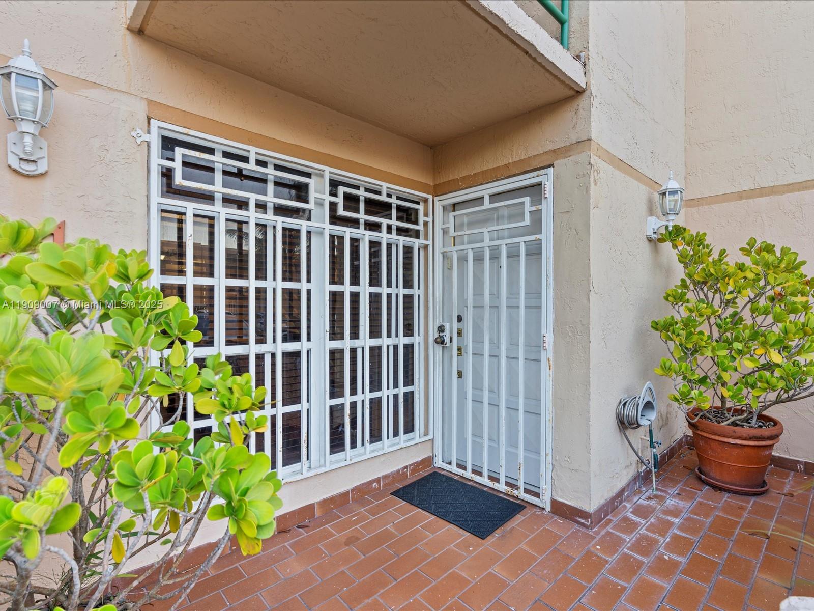 LES CHATEAUX AT INT GARDE - Residential