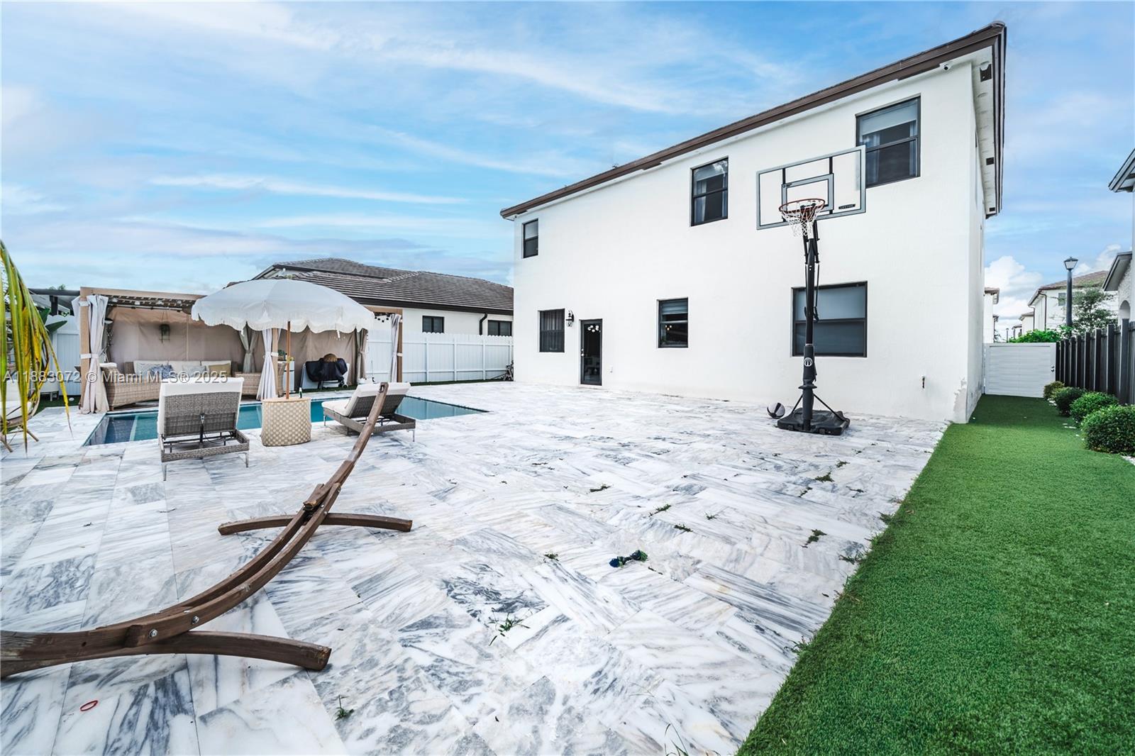 KENDALL ASSEMBLAGE NORTH - Residential