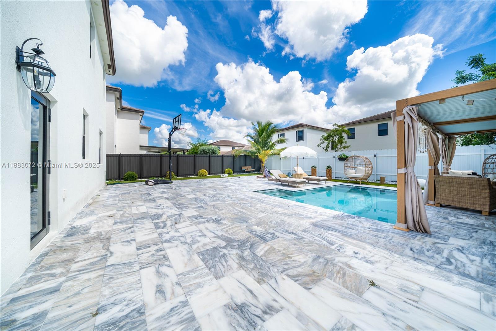 KENDALL ASSEMBLAGE NORTH - Residential