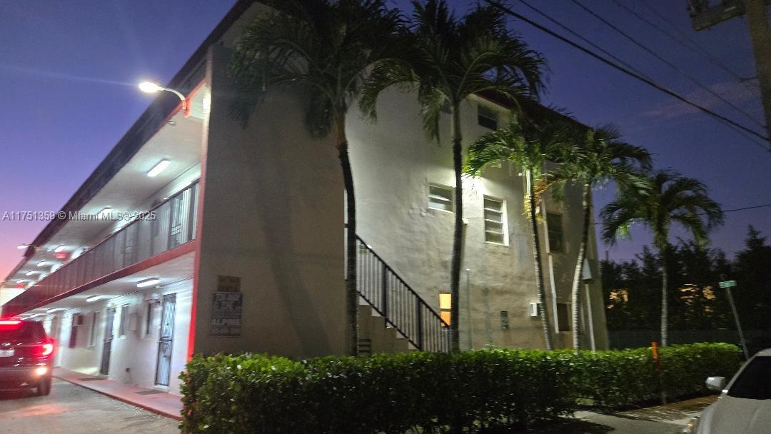 1000 W 28th St 2, Hialeah, Miami-Dade County, Florida - 2 Bedrooms  
1 Bathrooms - 