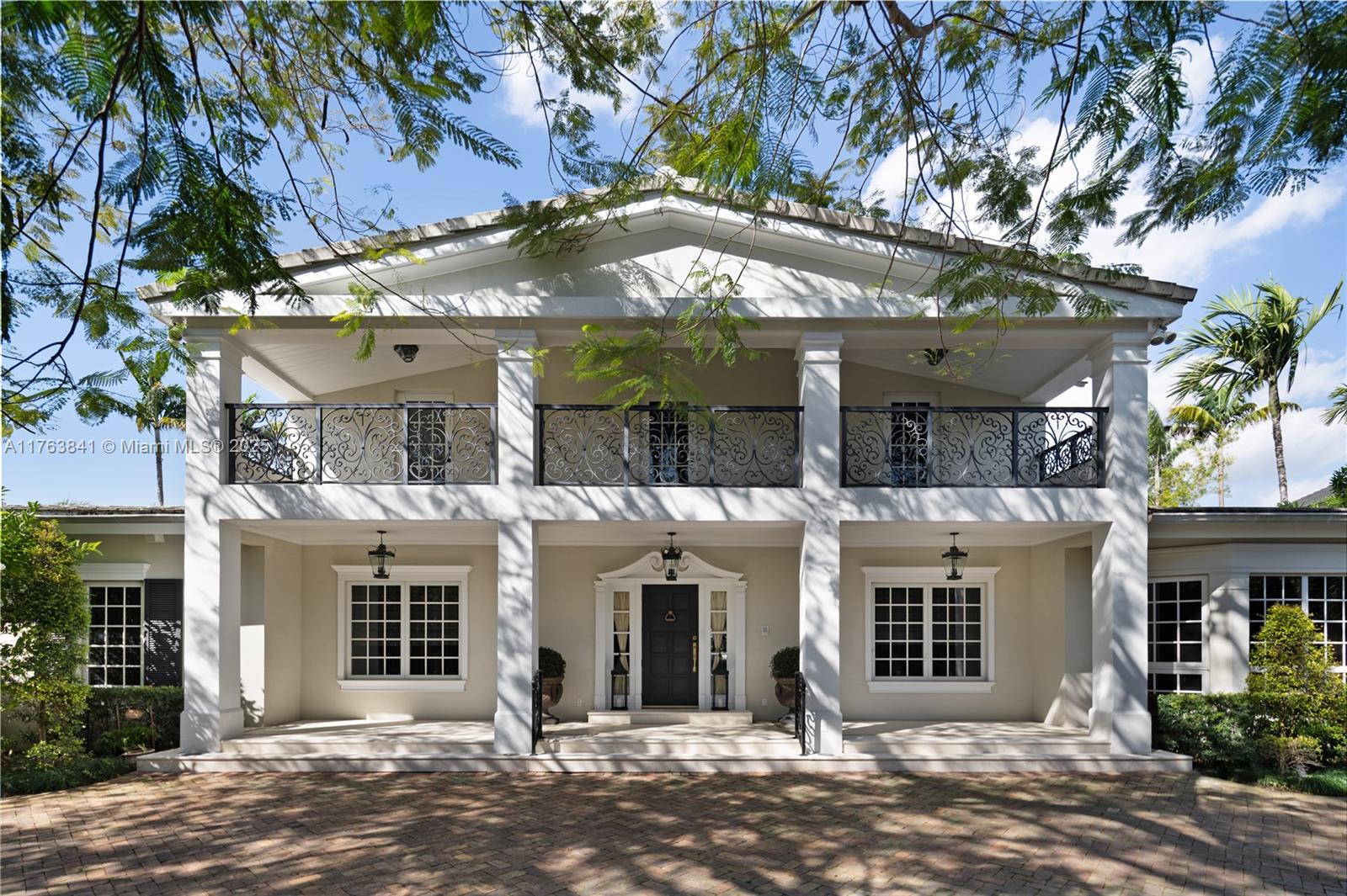Property for Sale at 4620 Granada Blvd, Coral Gables, Broward County, Florida - Bedrooms: 7 
Bathrooms: 7  - $9,750,000
