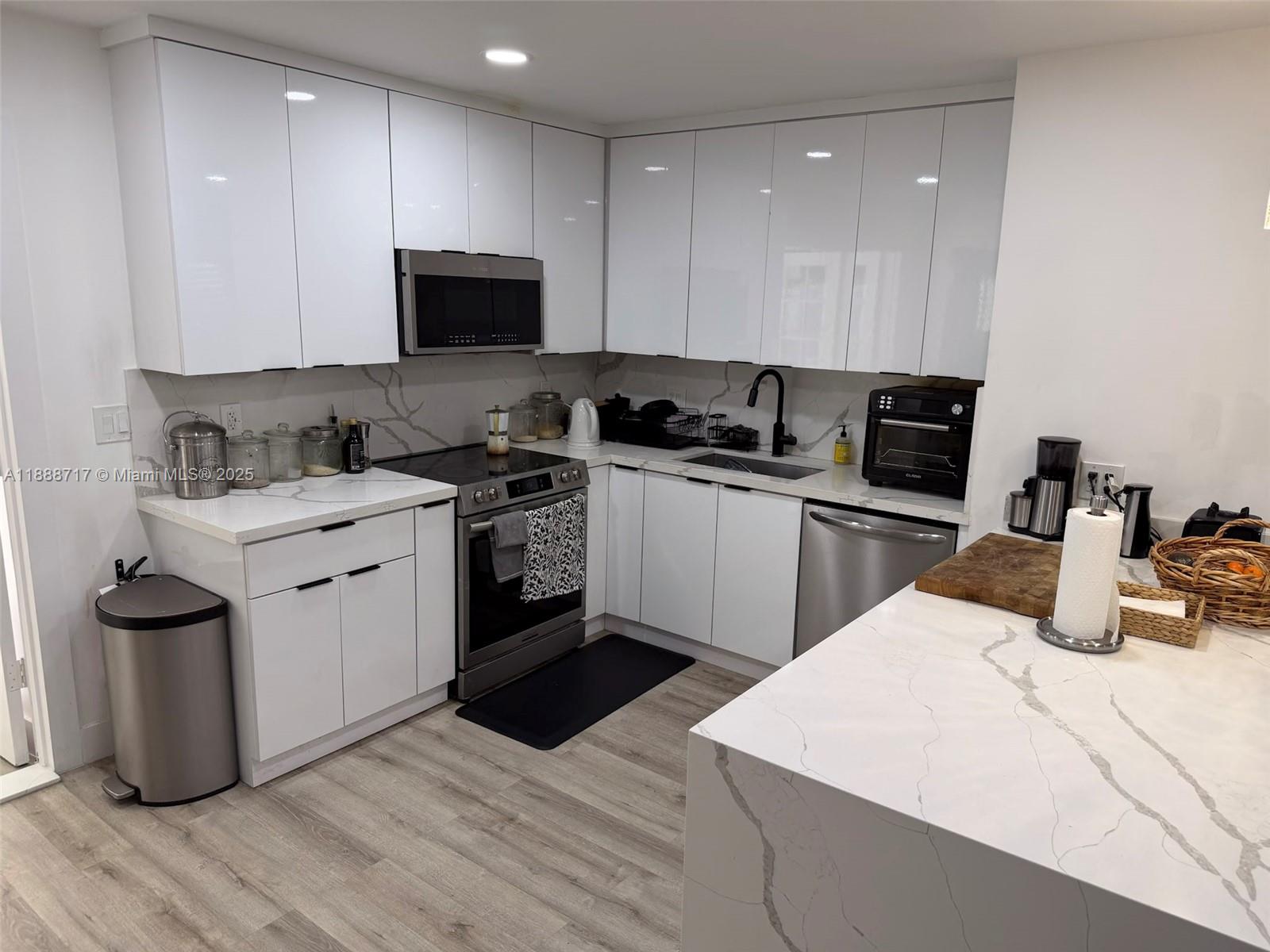 PINECREST ACRES-RESUB OF - Residential