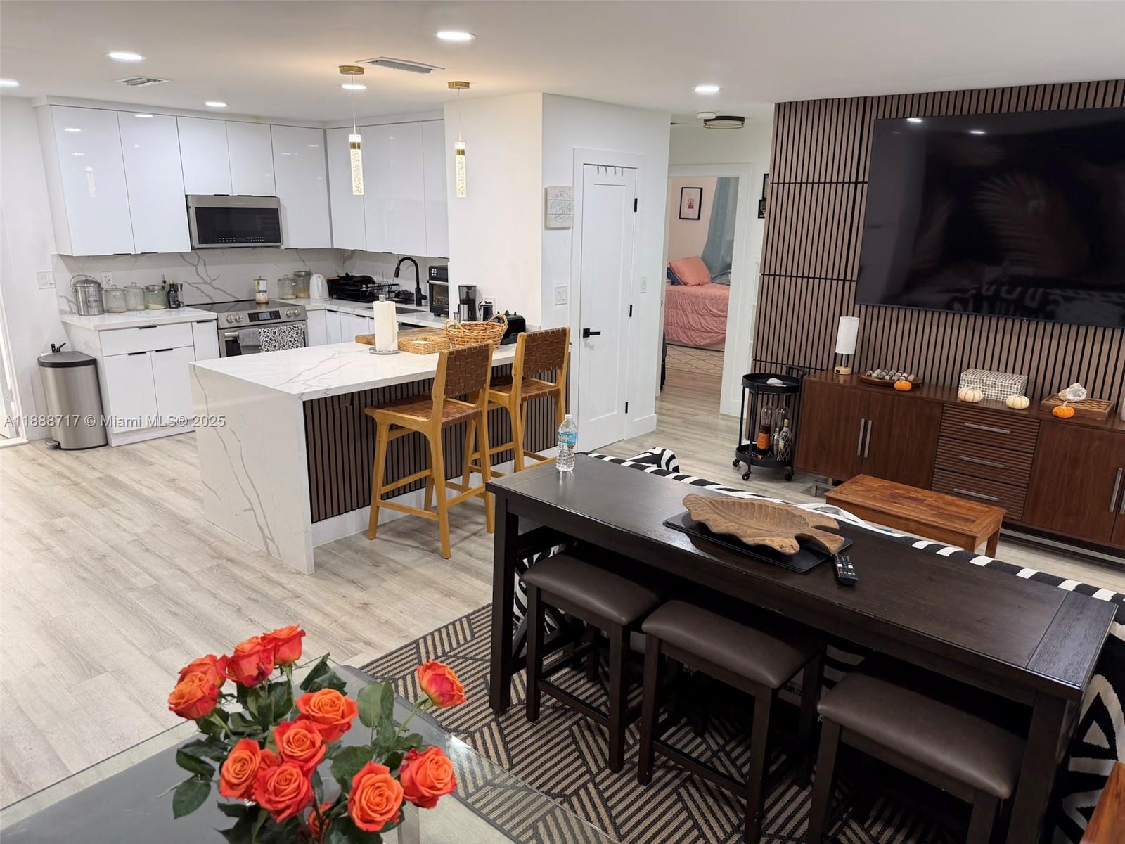 PINECREST ACRES-RESUB OF - Residential