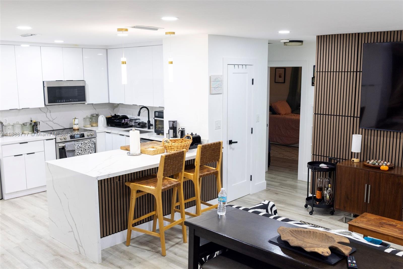 PINECREST ACRES-RESUB OF - Residential