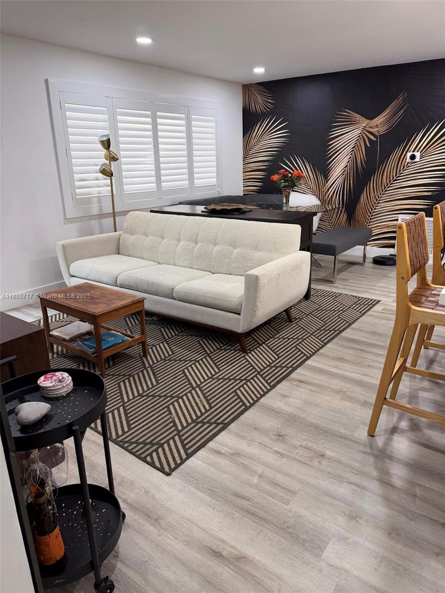 PINECREST ACRES-RESUB OF - Residential