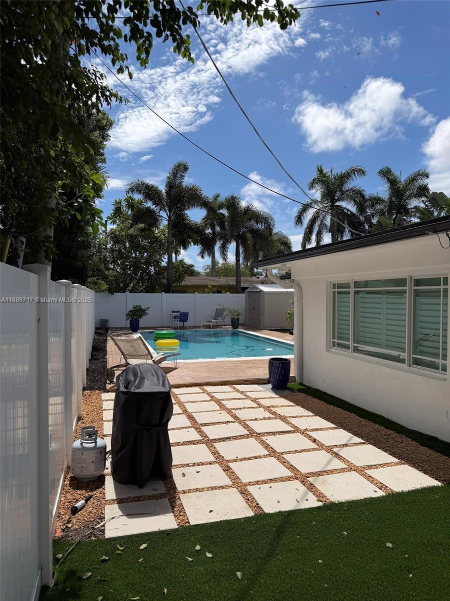 PINECREST ACRES-RESUB OF - Residential