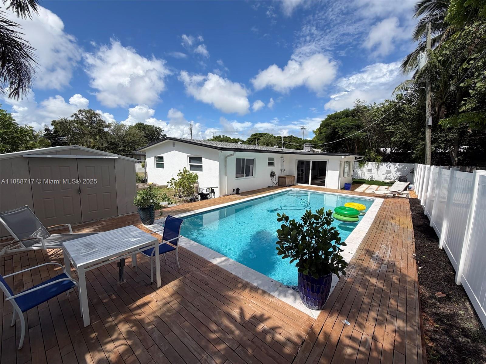 PINECREST ACRES-RESUB OF - Residential