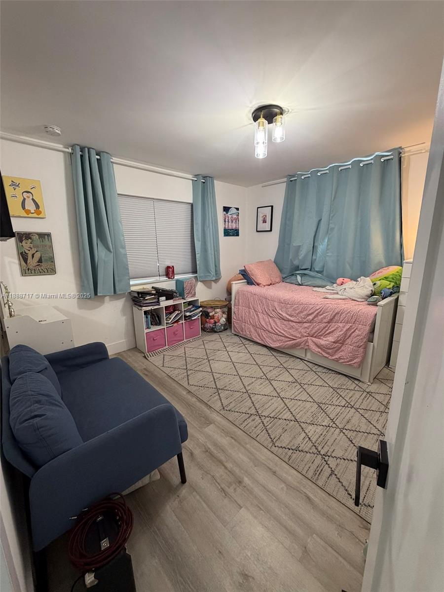 PINECREST ACRES-RESUB OF - Residential