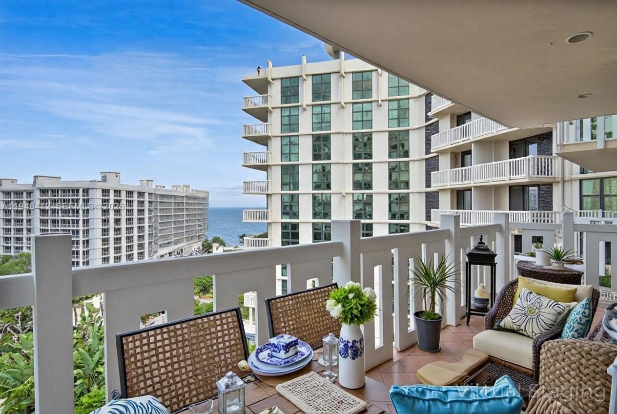 TOWERS OF KEY BISCAYNE CO - Residential