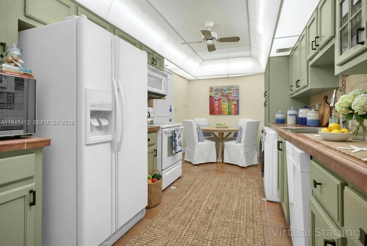 TOWERS OF KEY BISCAYNE CO - Residential