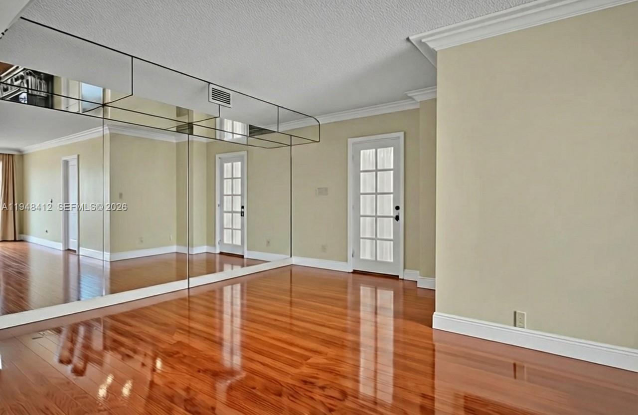 TOWERS OF KEY BISCAYNE CO - Residential