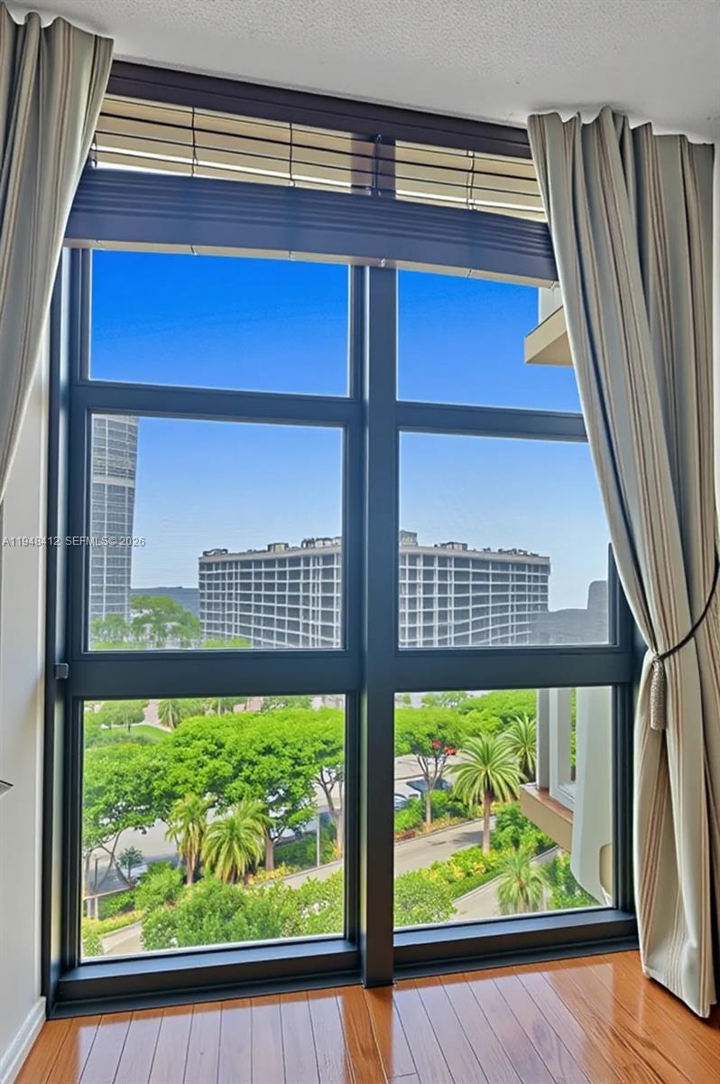 TOWERS OF KEY BISCAYNE CO - Residential